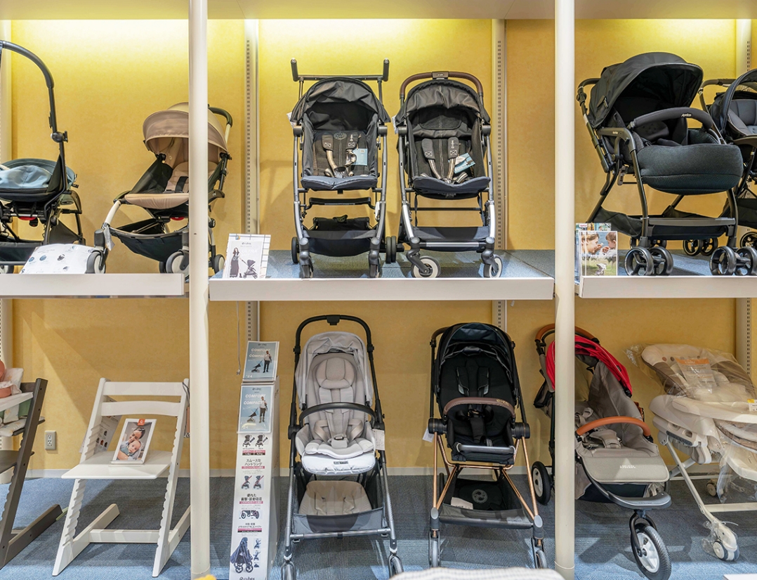 新生児・ベビー衣料・抱っこひも・ベビーカー